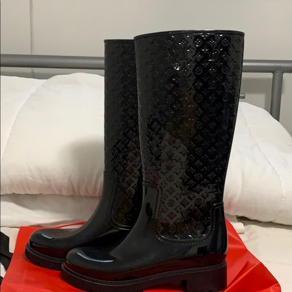 SOLD !!!!  BOOTS NEW - Picture 3 of 4